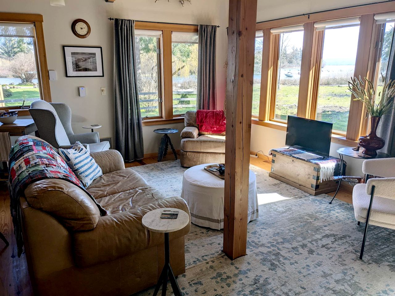 River Loft Cabin on Columbia in Skamokawa Valley, WA