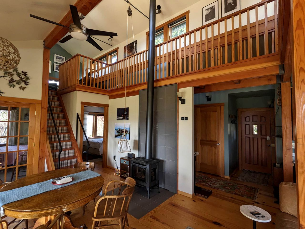 River Loft Cabin on Columbia in Skamokawa Valley, WA