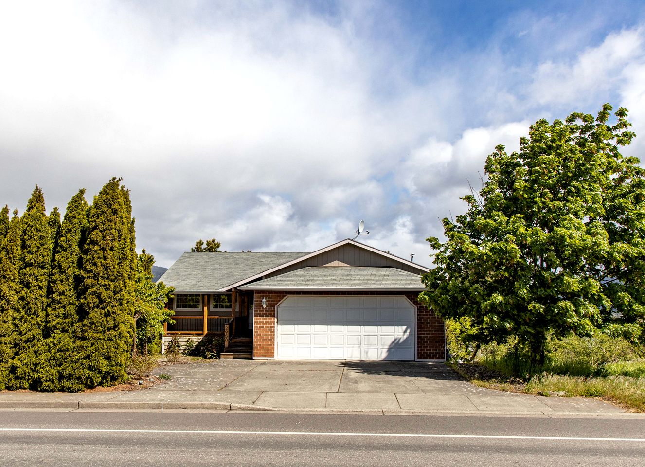 Charming Getaway for Couples and Families near the Columbia River Gorge in Hood River, Oregon