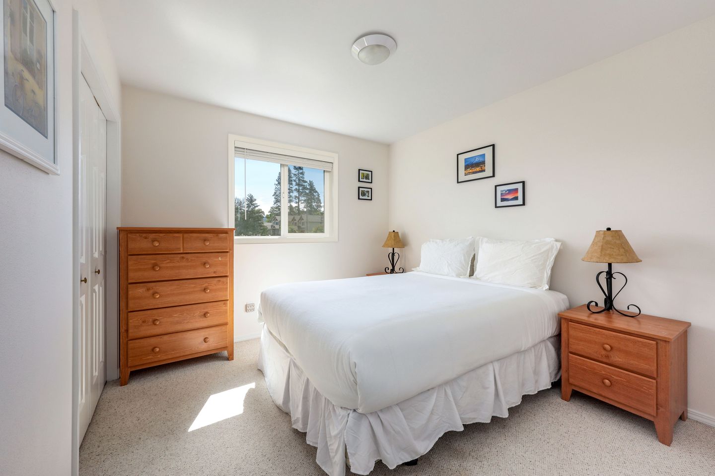 Charming Getaway for Couples and Families near the Columbia River Gorge in Hood River, Oregon