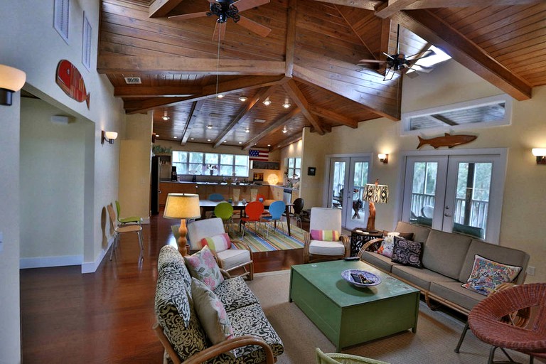 Cabins (Crystal River, Florida, United States)