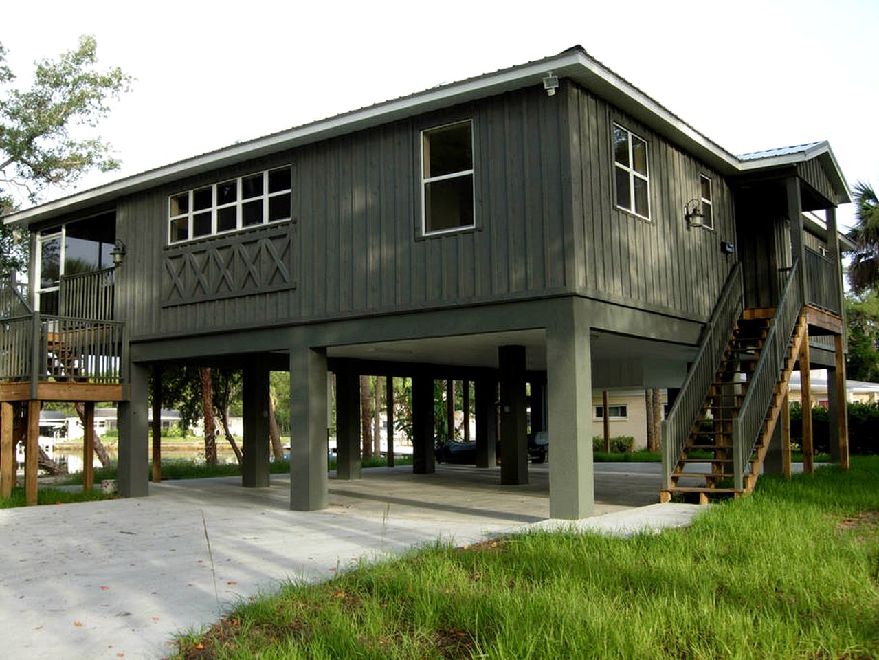 Cabins (Crystal River, Florida, United States)