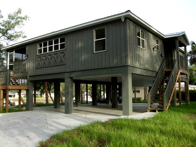 Cabins (Crystal River, Florida, United States)