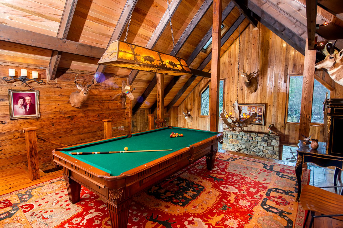 Luxury Cottage Ranch with Hot-Tub, Theater and Pool Table in Watauga County, North Carolina