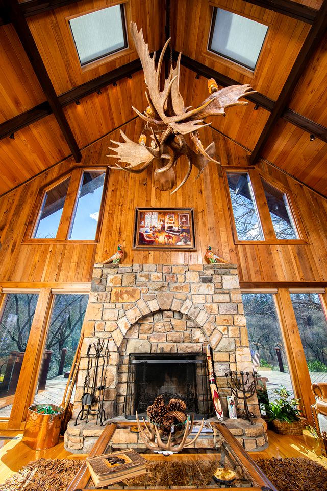 Luxury Cottage Ranch with Hot-Tub, Theater and Pool Table in Watauga County, North Carolina