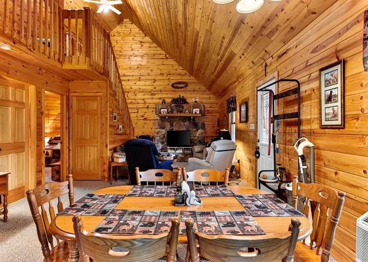 Cabins (United States of America, --, West Virginia)