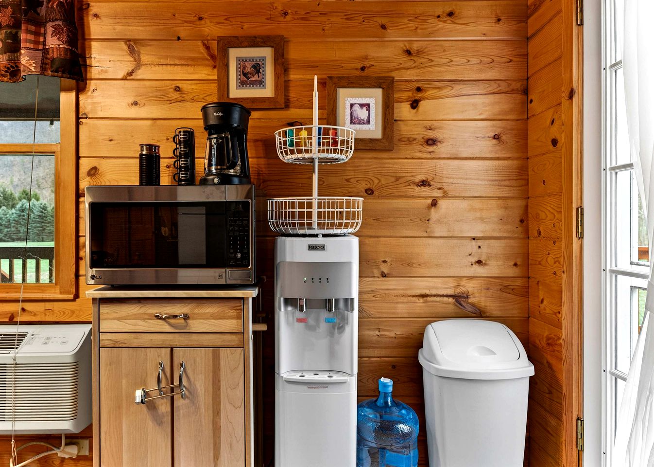 Charming Cabin Getaway with Loft Hangout & Outdoor Oasis in Cabins, West Virginia