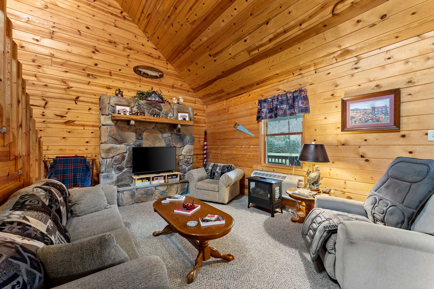 Charming Cabin Getaway with Loft Hangout & Outdoor Oasis in Cabins, West Virginia