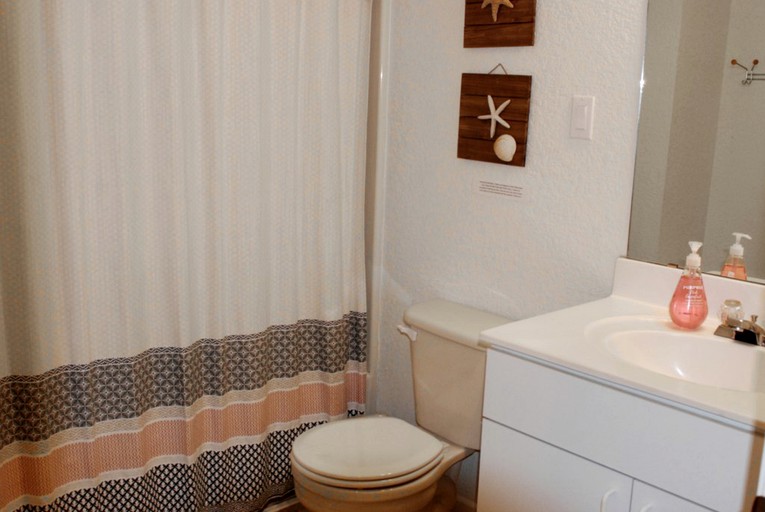 Cabins (New Braunfels, Texas, United States)