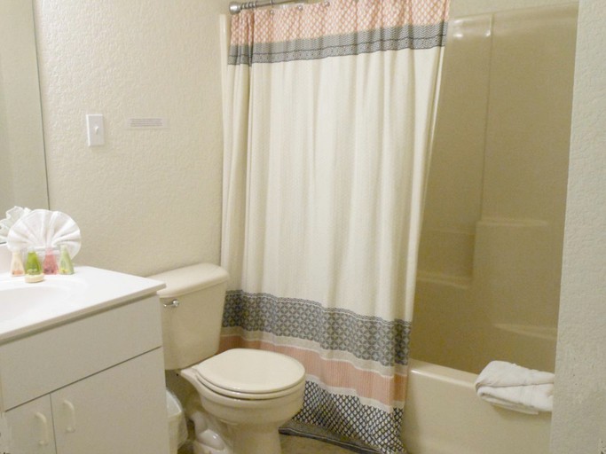 Cabins (New Braunfels, Texas, United States)