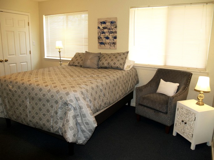 Cabins (New Braunfels, Texas, United States)