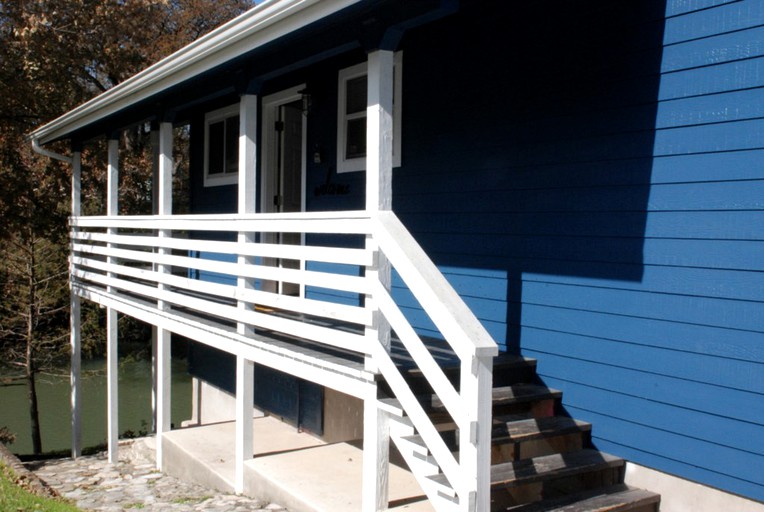 Cabins (New Braunfels, Texas, United States)