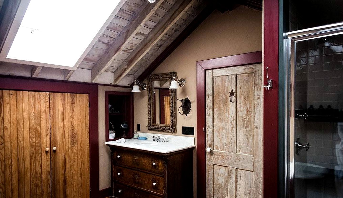 Gorgeous Green Mountains Vacation Rental with a Pool in Manchester, Vermont