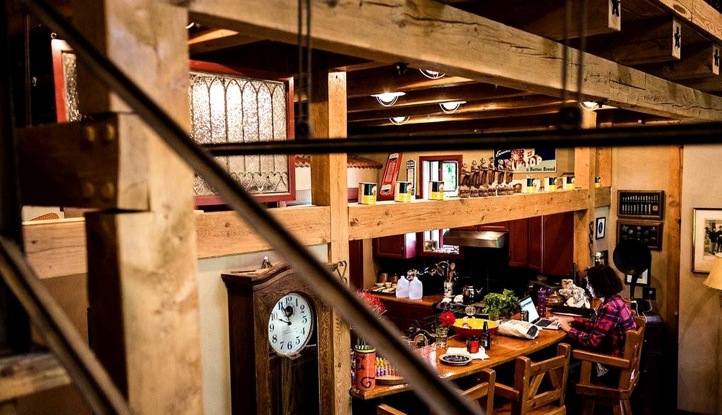 Gorgeous Green Mountains Vacation Rental with a Pool in Manchester, Vermont