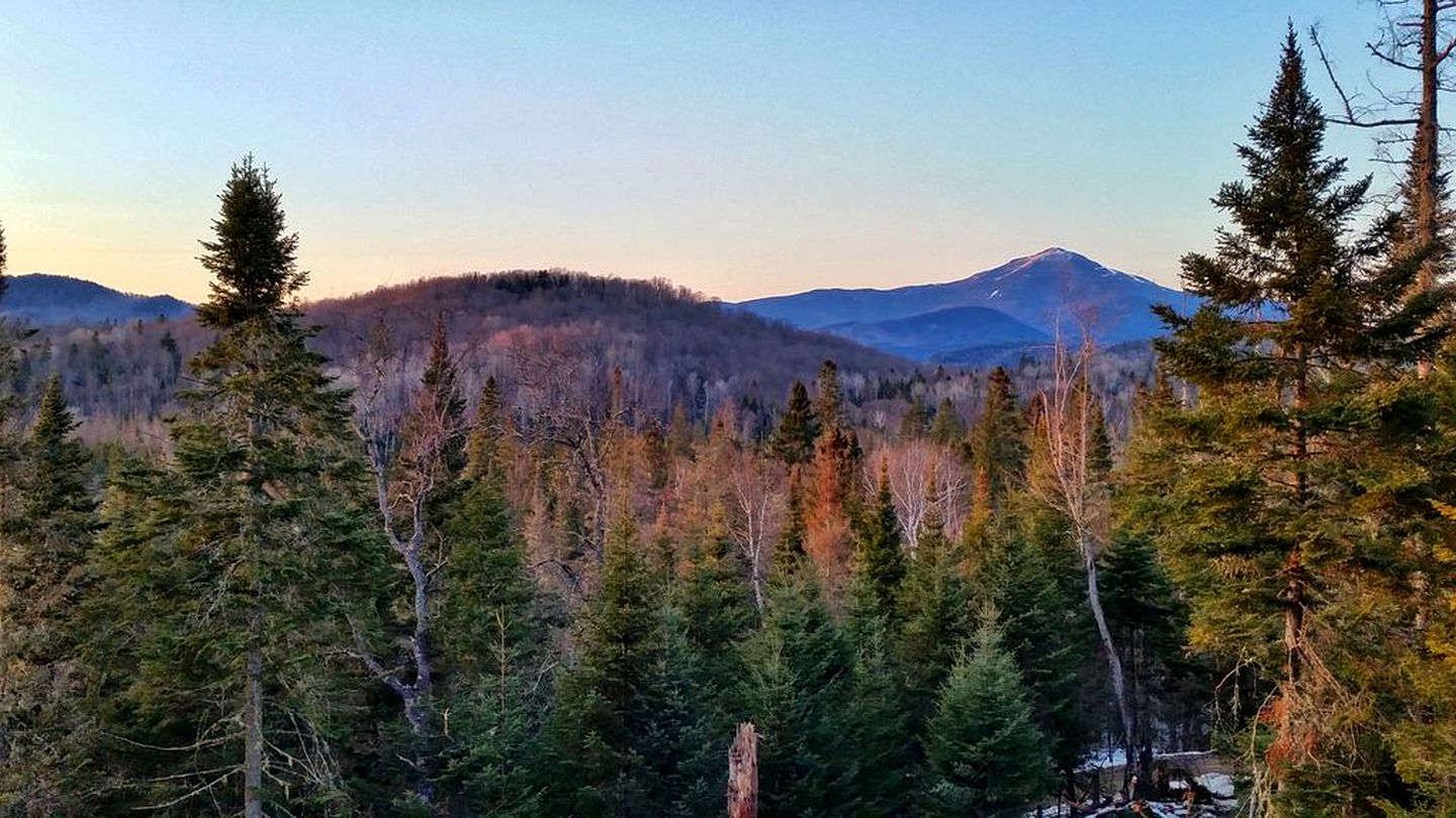 River Road Loj in Lake Placid