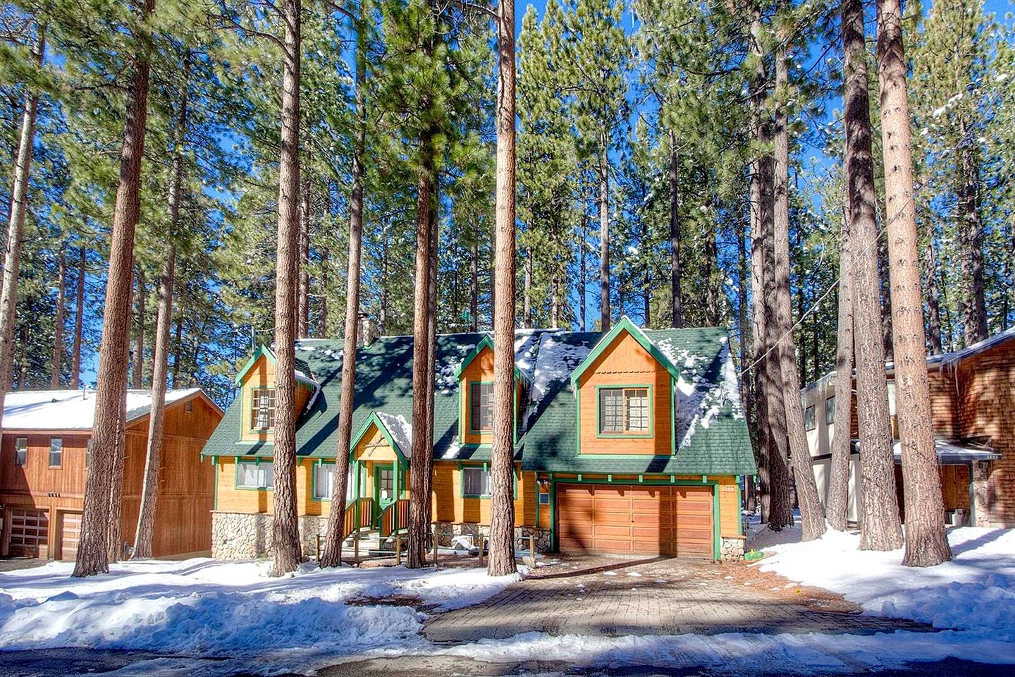 Superb Family Cabin with Hot Tub near Heavenly Valley Ski Area in Lake Tahoe, California