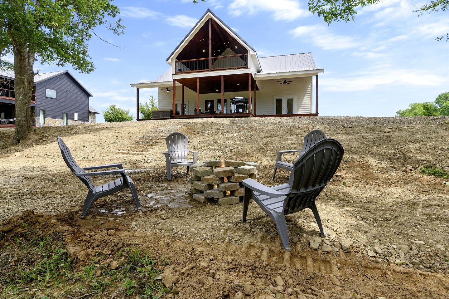 Waterfront Pet Friendly Cabin on Glover River with Hot Tub near Hochatown, Oklahoma