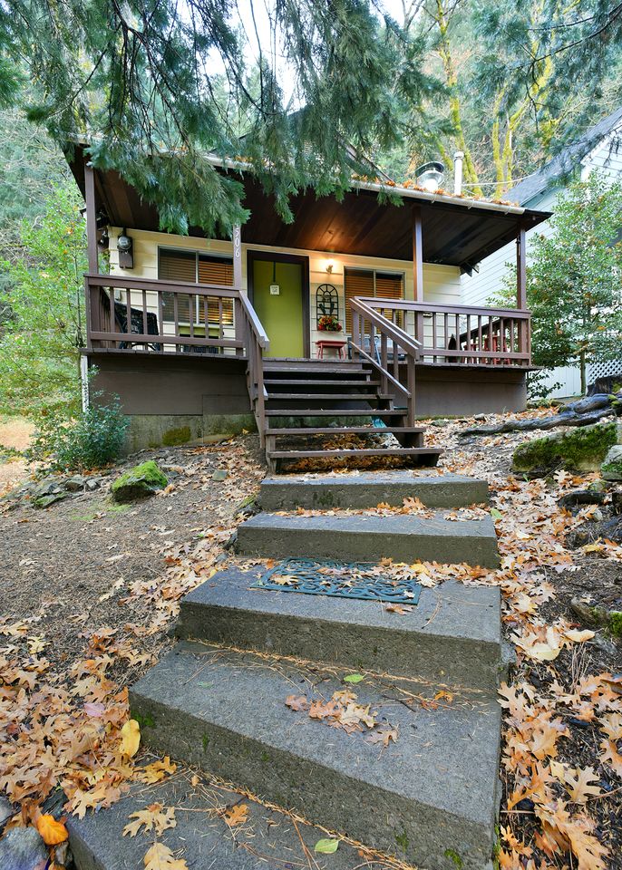 Outstanding Cabin Nestled Amidst Trees in Dunsmuir, California