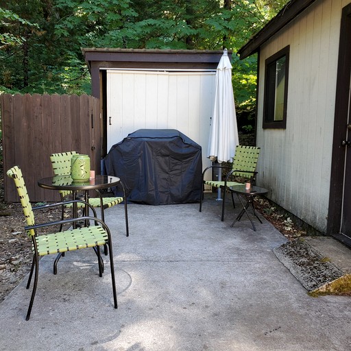 Cabins (United States of America, Dunsmuir, California)