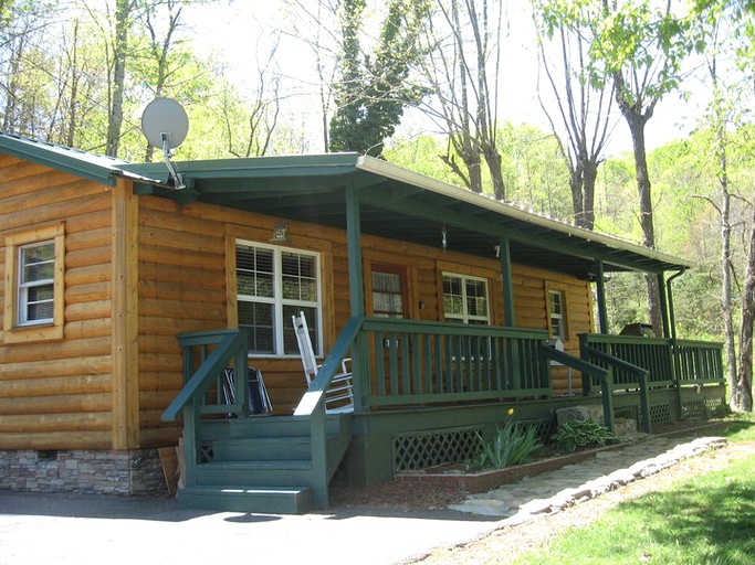 Cabins (Franklin, North Carolina, United States)