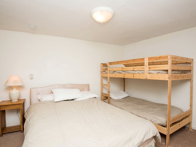 Cabins (Wawona, California, United States)