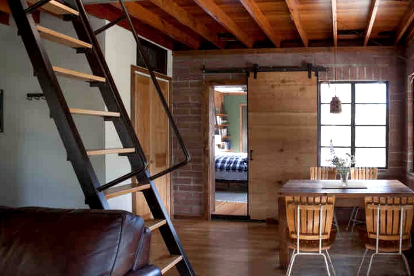 Charming Cabin Retreat on the Kern River with Hot Tub & River Access Near Kernville, CA