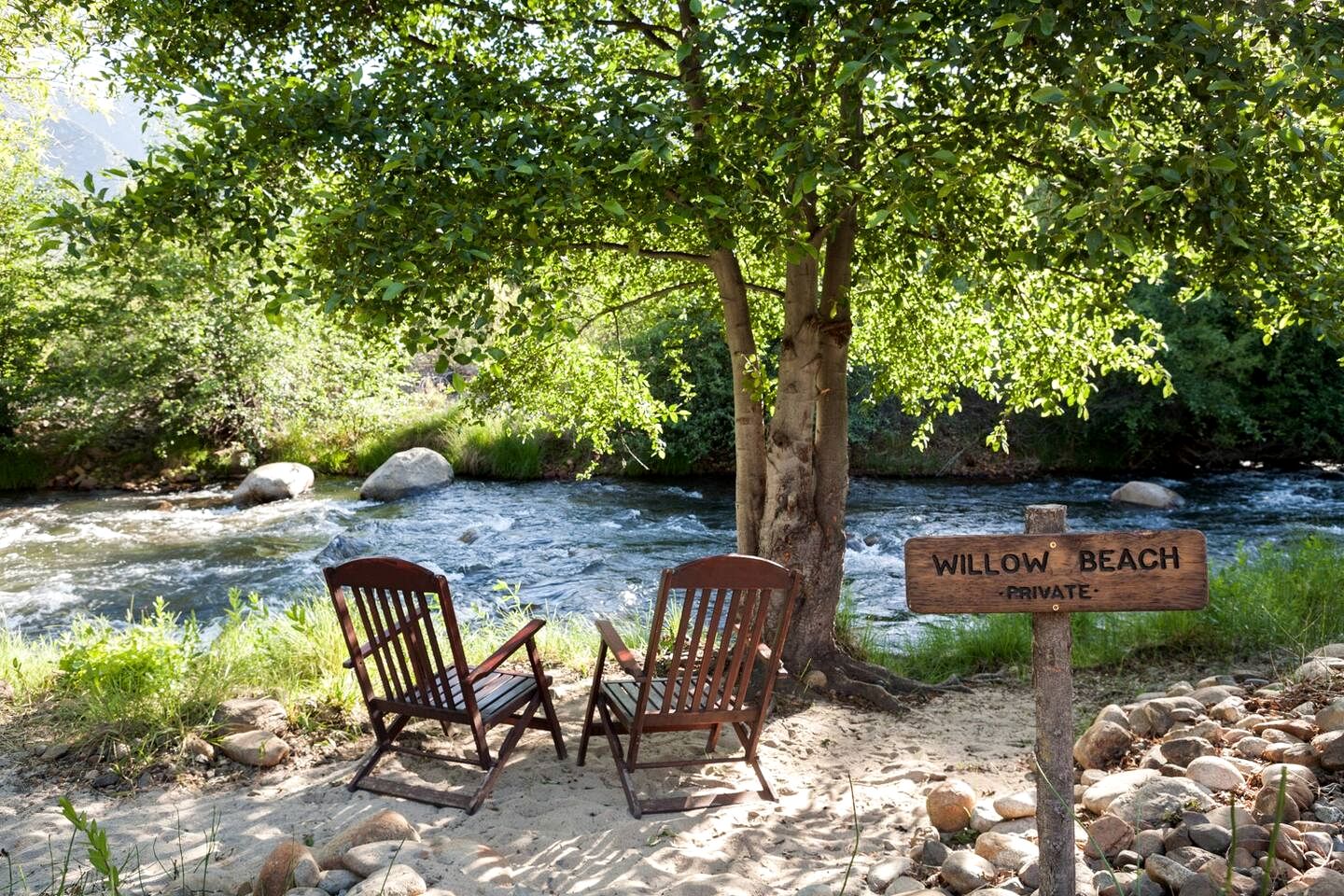 Charming Cabin Retreat on the Kern River with Hot Tub & River Access Near Kernville, CA