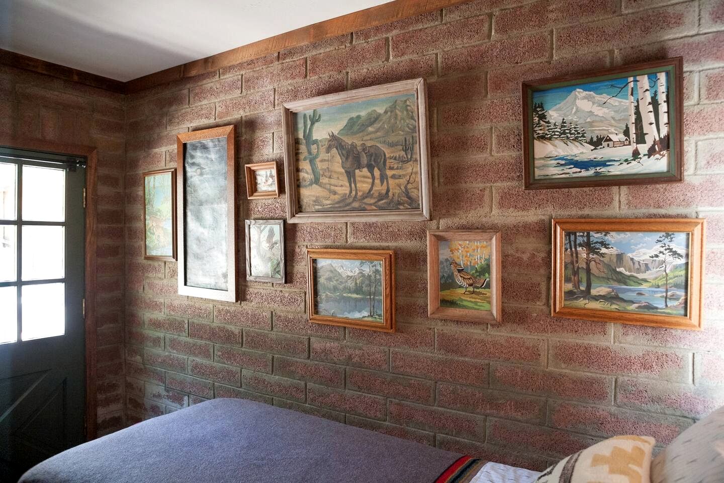 Charming Cabin Retreat on the Kern River with Hot Tub & River Access Near Kernville, CA