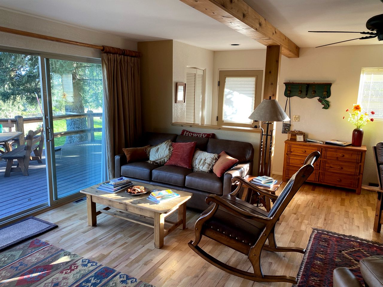 Charming Riverside Vacation Rental with Scenic Mountain Views near Ennis, Montana