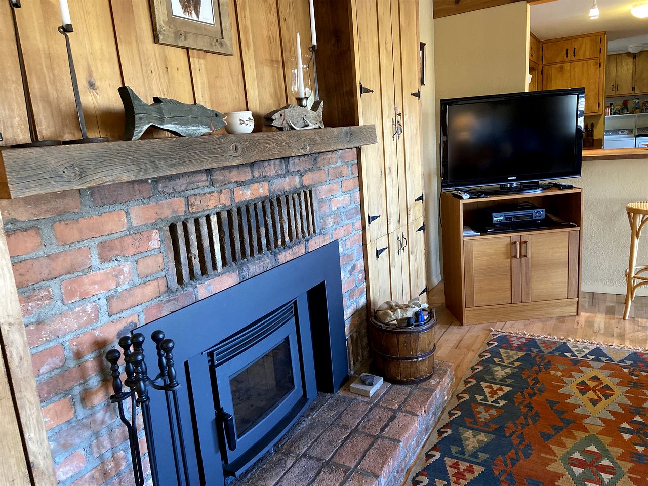 Charming Riverside Vacation Rental with Scenic Mountain Views near Ennis, Montana