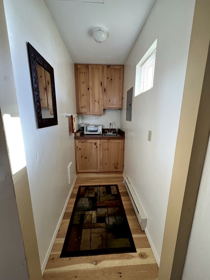 Charming Riverside Vacation Rental with Scenic Mountain Views near Ennis, Montana