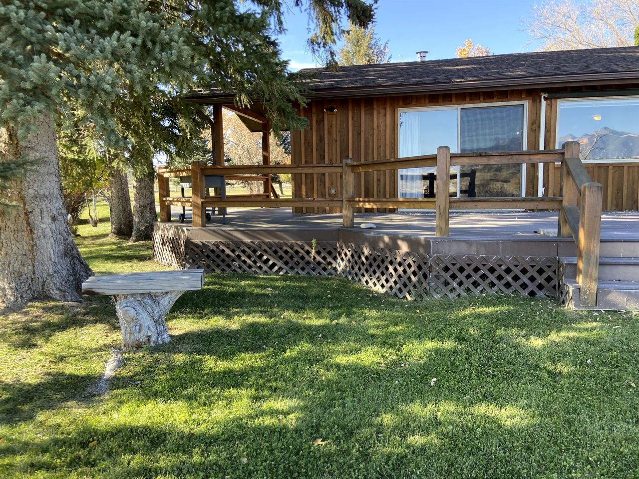Charming Riverside Vacation Rental with Scenic Mountain Views near Ennis, Montana