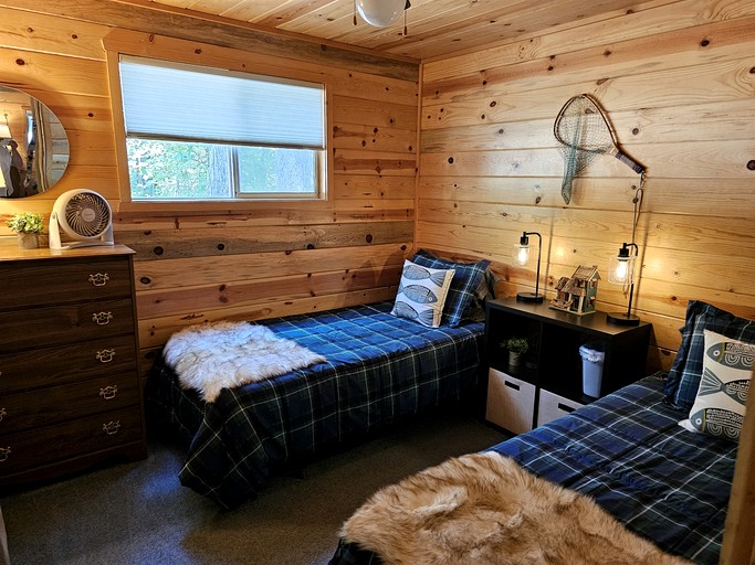 Cabins (United States of America, Castella, California)