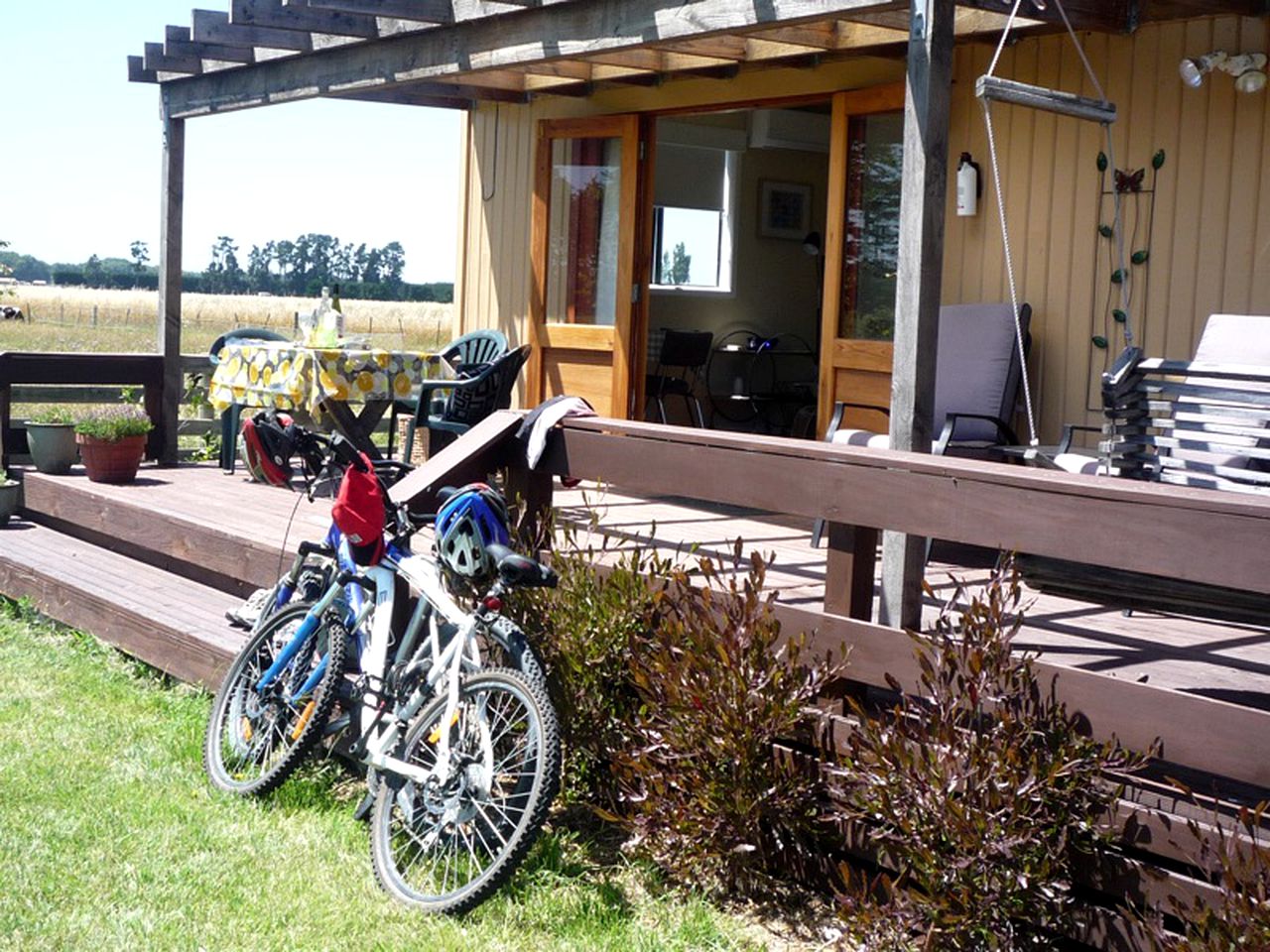 Country Cabin Rental with a Veranda in the Southern Alps, New Zealand