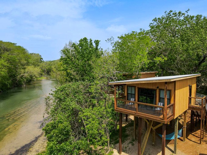 Cabins (United States of America, New Braunfels, Texas)