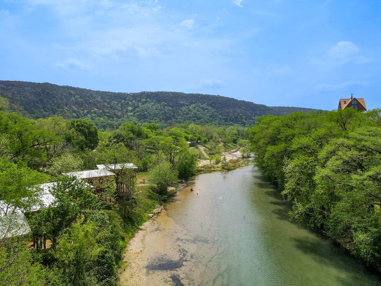 Riverfront Cabin on the Guadalupe River, for Lovely Family Vacations in New Braunfels, Texas
