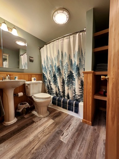 Cabins (United States of America, Hessel, Michigan)