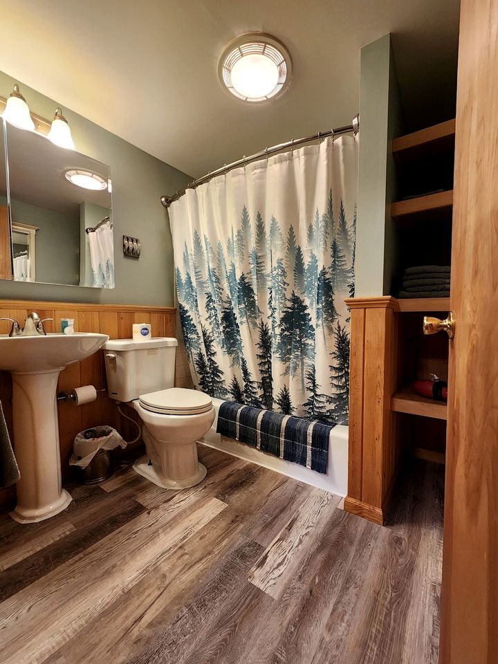 Riverfront Cabin Incredible for Outdoor Enthusiasts with Kayaks in Hessel, Michigan