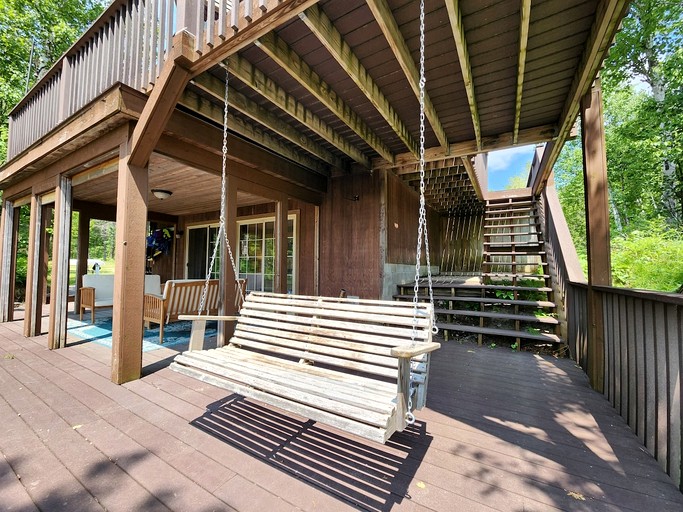 Cabins (United States of America, Hessel, Michigan)