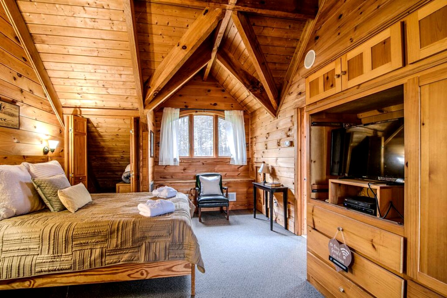 Luxury Three-Story Riverfront Cabin Rental for Groups in Blue Ridge Region of Georgia