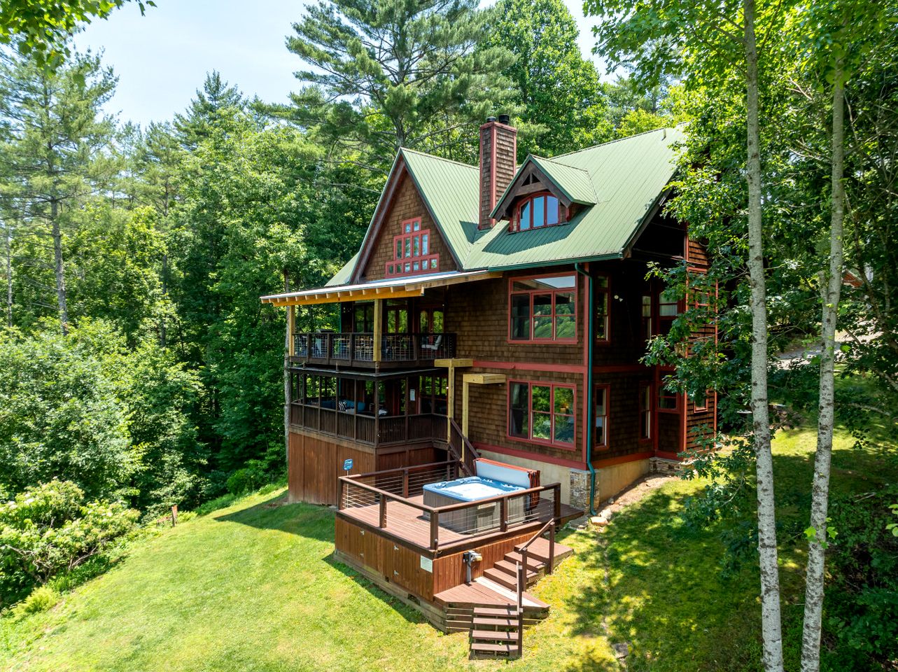 Luxury Three-Story Riverfront Cabin Rental for Groups in Blue Ridge Region of Georgia