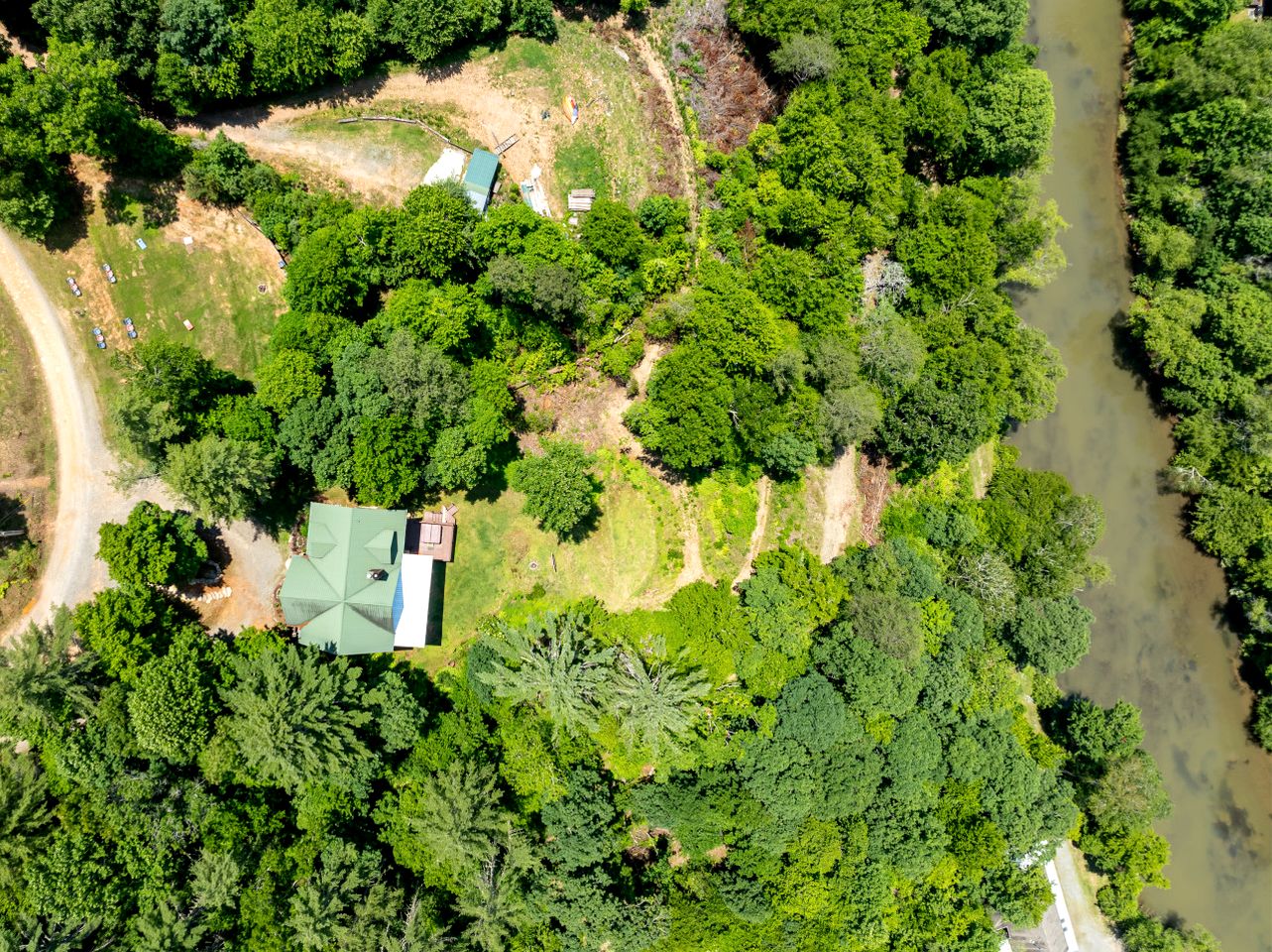 Luxury Three-Story Riverfront Cabin Rental for Groups in Blue Ridge Region of Georgia