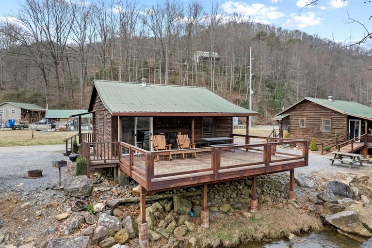 Cabins (United States of America, Sylva, North Carolina)