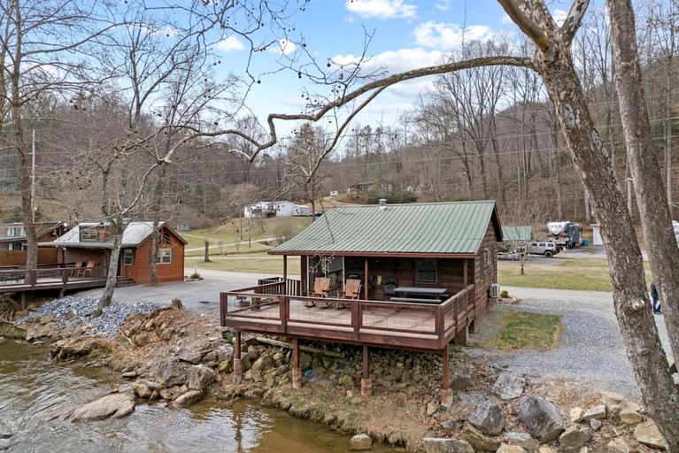 Cabins (United States of America, Sylva, North Carolina)