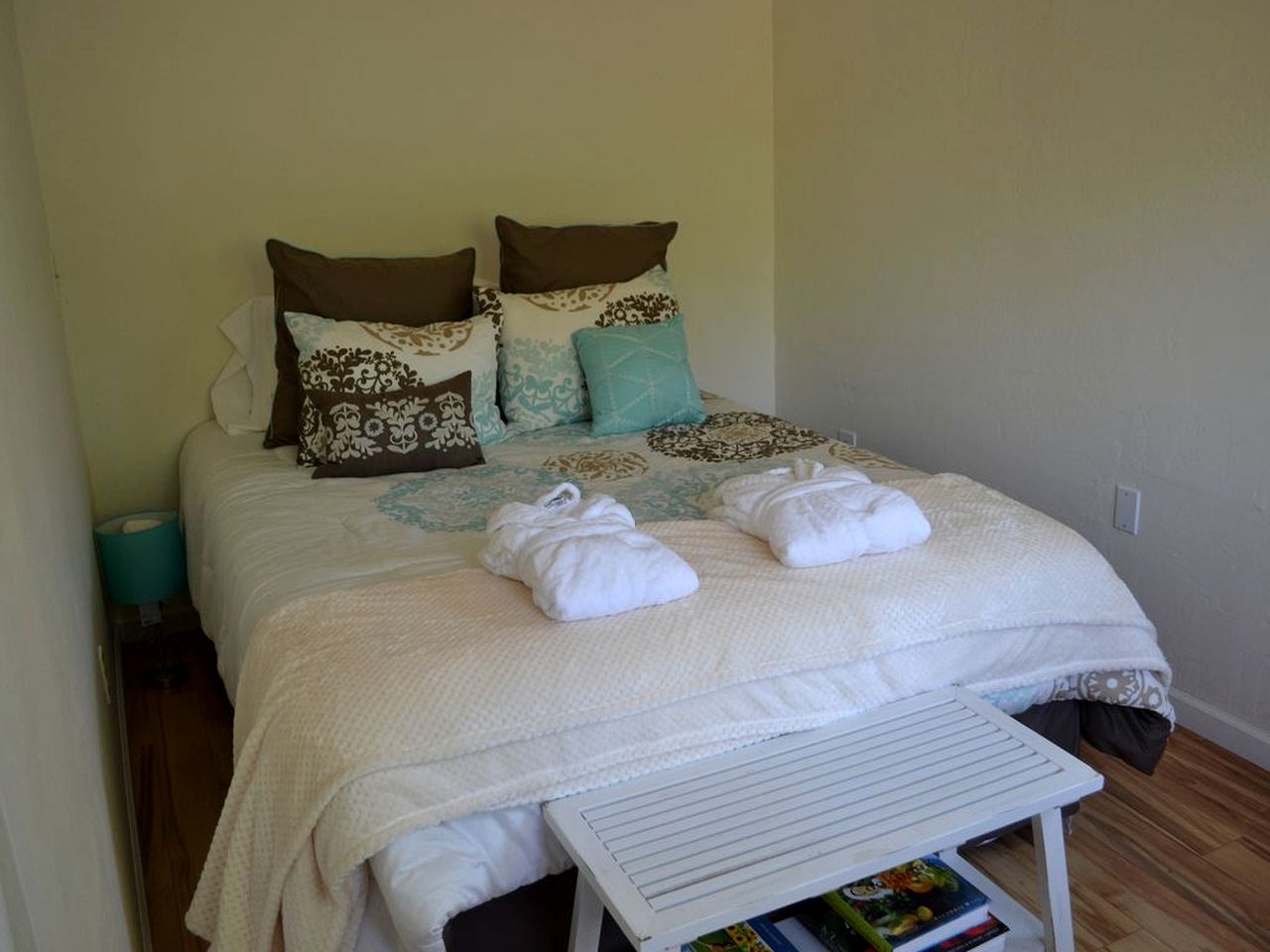 Beautiful Cottage Rental with Private River Beach on the Russian River, California