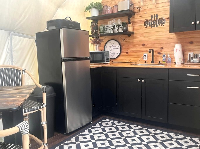 Domes (United States of America, Rogersville, Alabama)