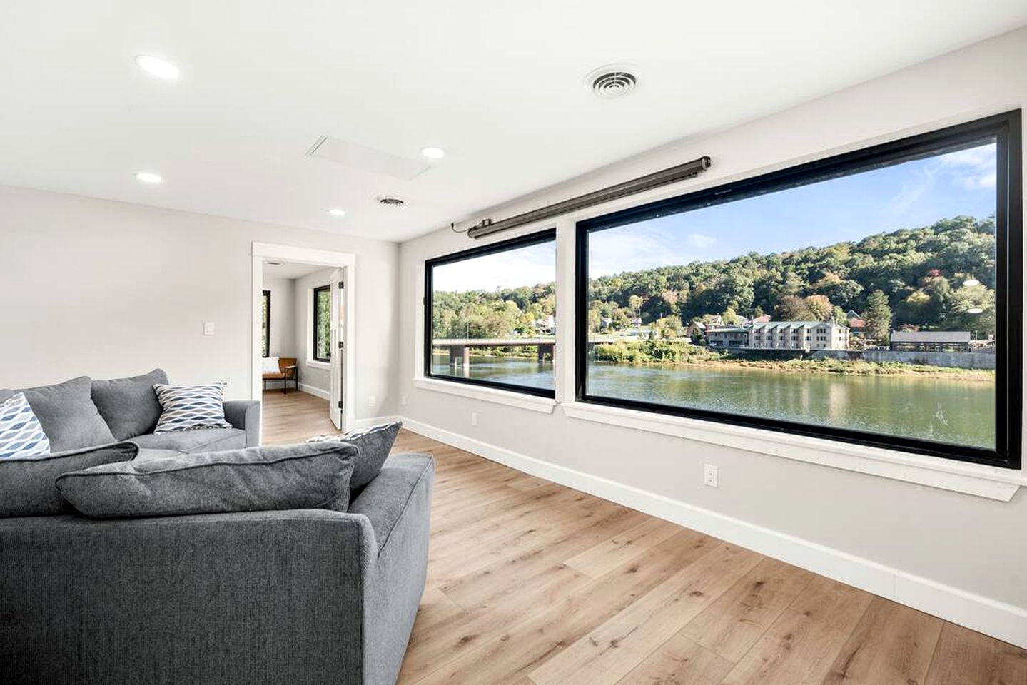 Family Fun by the River: Unmatched Cabin Experience in Pennsylvania