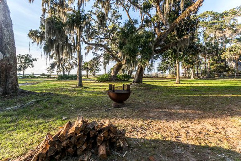 Cabins (Saint Simons Island, Georgia, United States)