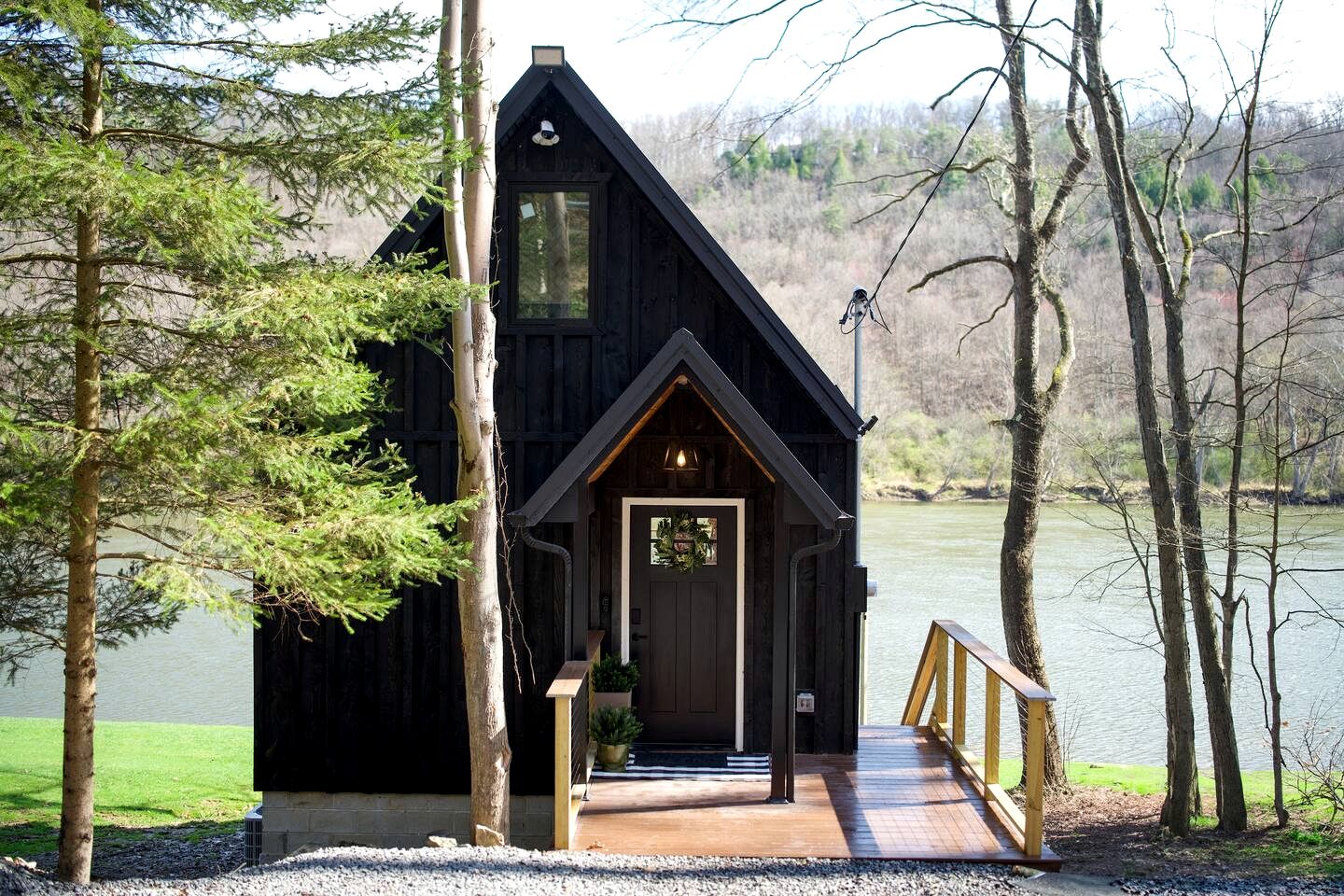 Riverfront, Modern A-Frame on the Allegheny River, Perfect for a Romantic Weekend to Unwind