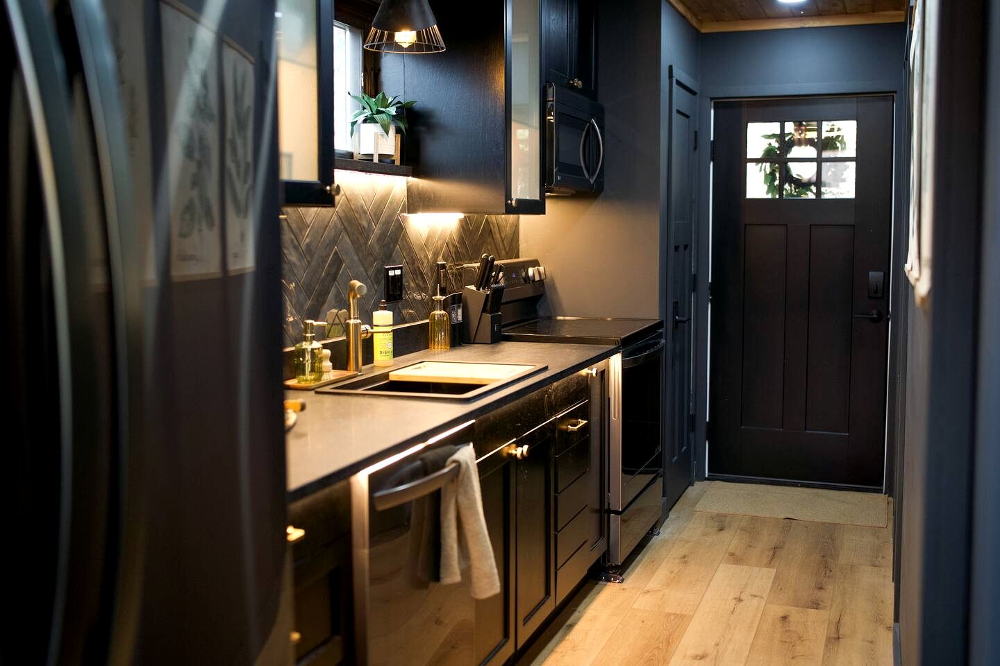 Riverfront, Modern A-Frame on the Allegheny River, Perfect for a Romantic Weekend to Unwind